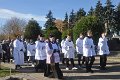 056 Nowy cmentarz - procesja z koronką